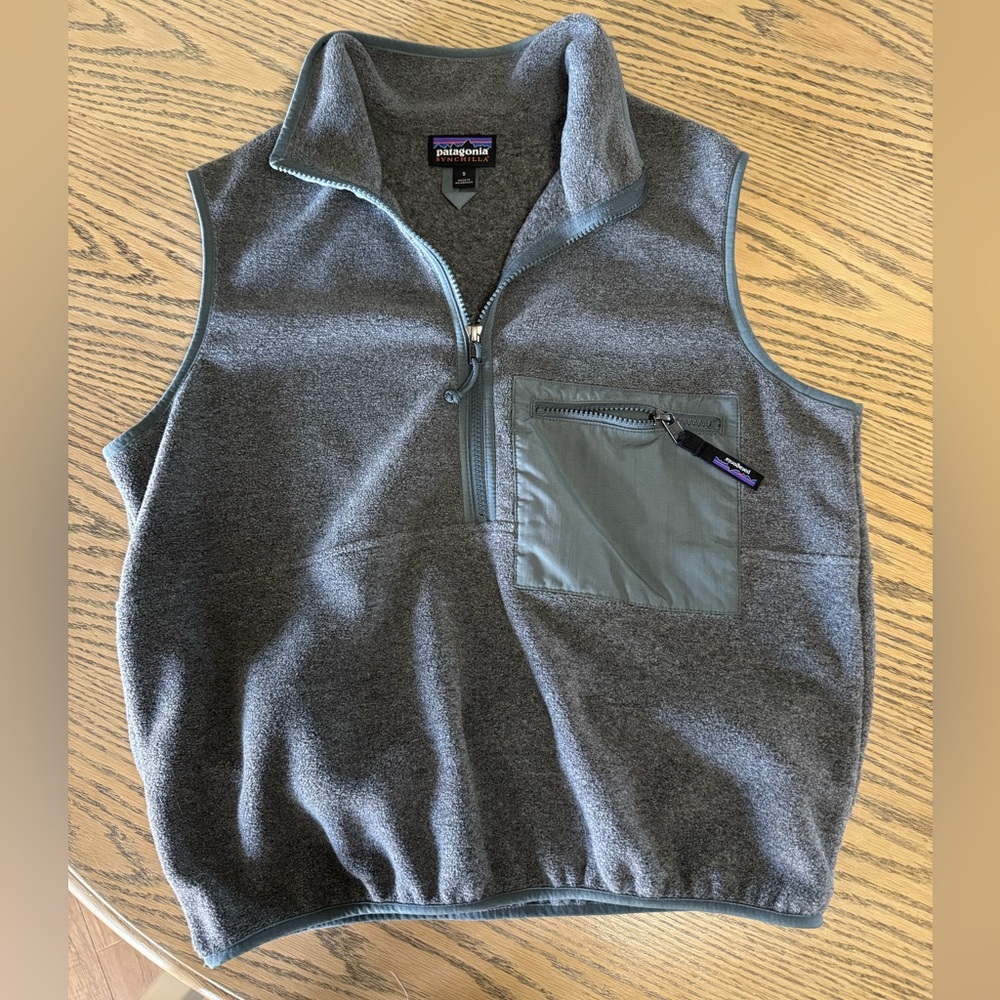 Patagonia Synchilla Gray/ sage green synchilla fleece vest size small